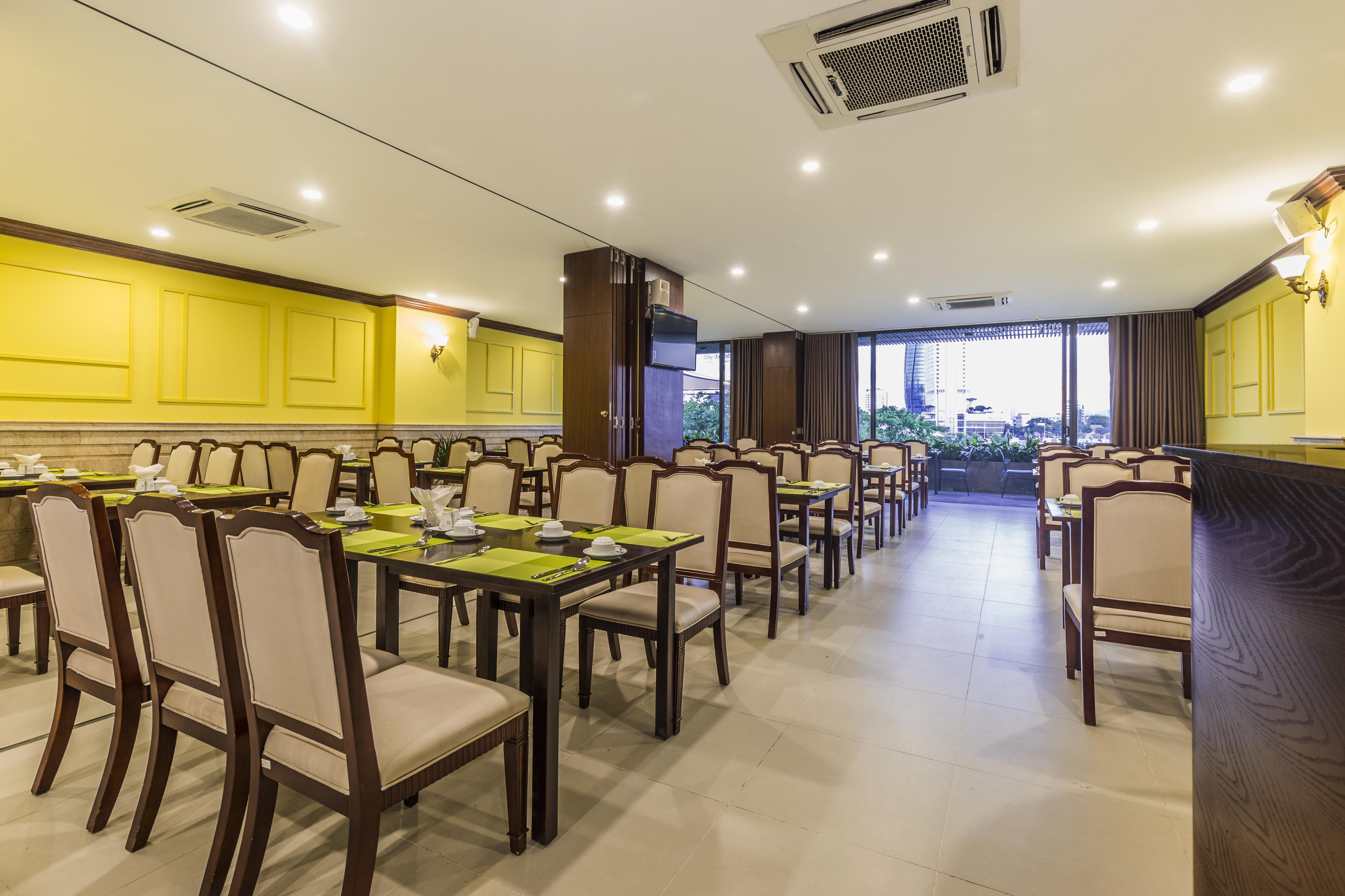 Ibiza Riverfront Da Nang Hotel Powered By Aston Екстер'єр фото