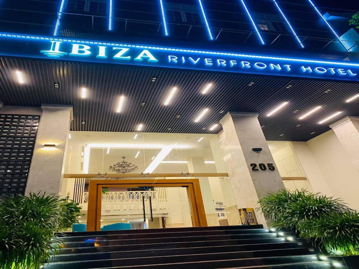 Ibiza Riverfront Da Nang Hotel Powered By Aston Екстер'єр фото