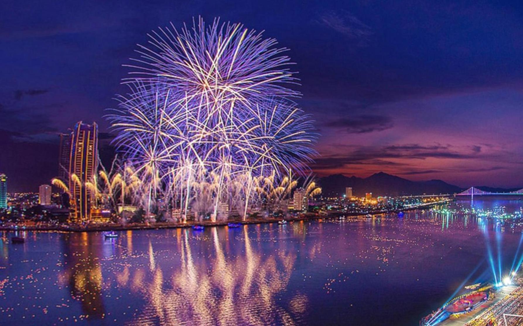 Ibiza Riverfront Da Nang Hotel Powered By Aston Екстер'єр фото