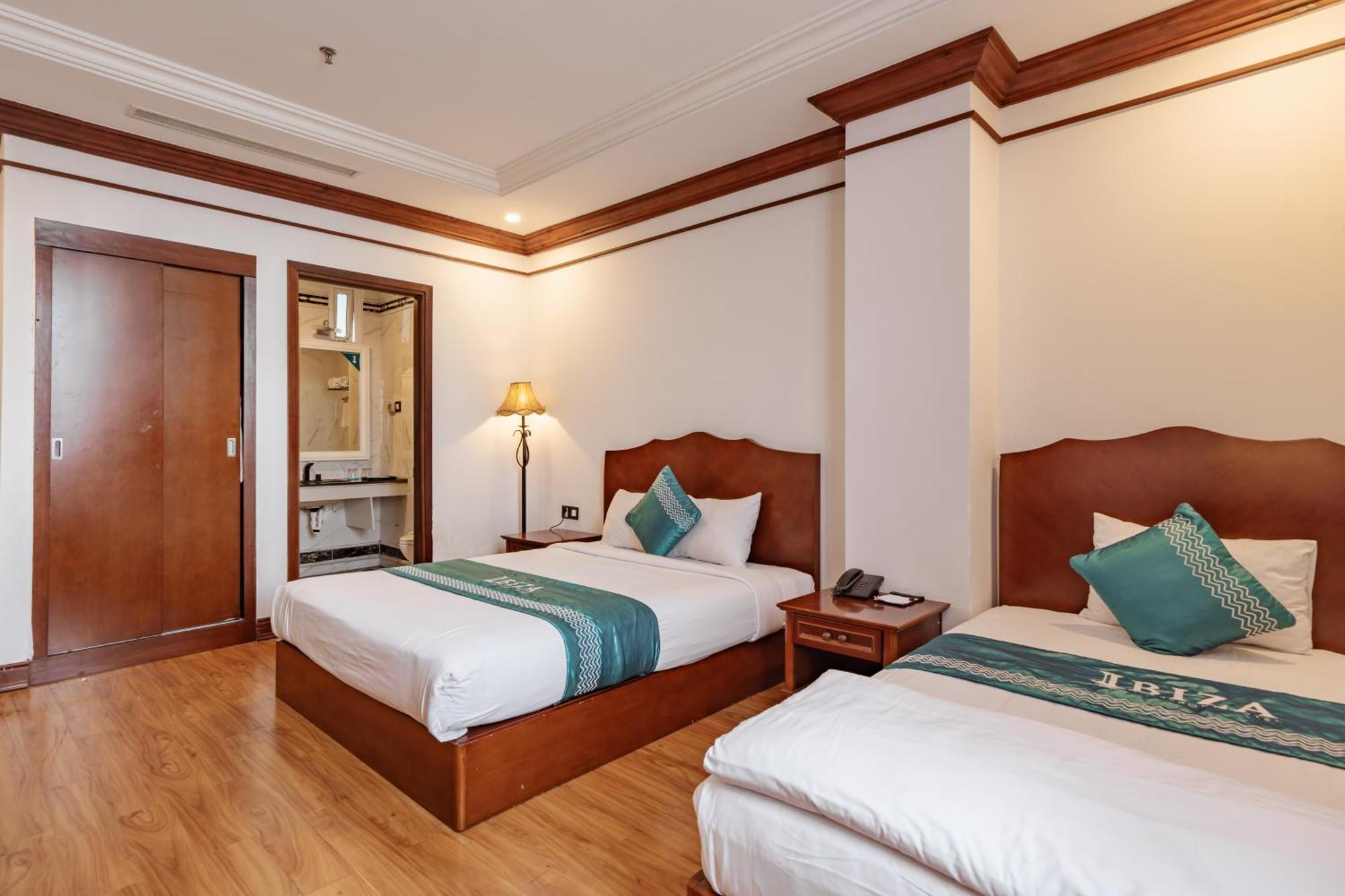 Ibiza Riverfront Da Nang Hotel Powered By Aston Екстер'єр фото